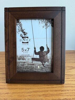 NWT Prinz 5x7 Solid Wood with Natural Grain Variation Photo Frame in Dark Walnut